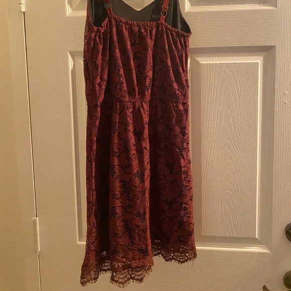 Dress - Picture 3 of 3